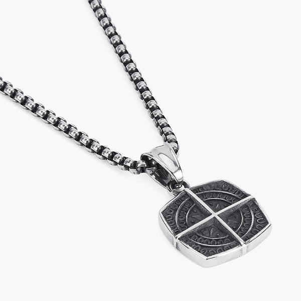 RETRO COMPASS PENDANT