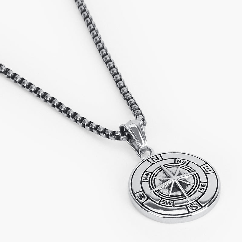 RETRO COMPASS PENDANT