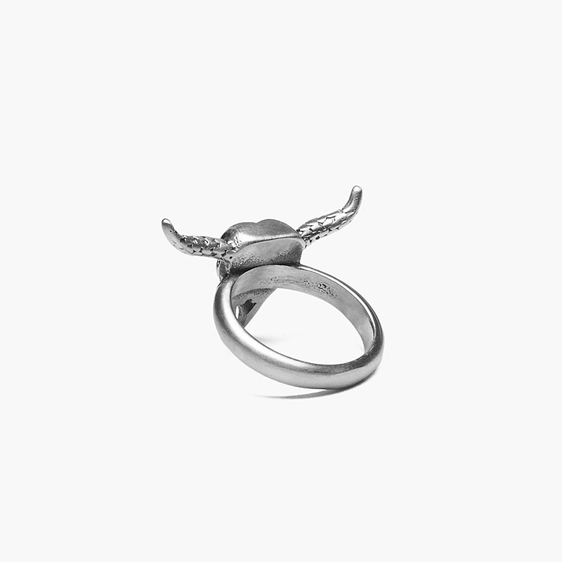 RETRO COW SKULL RING